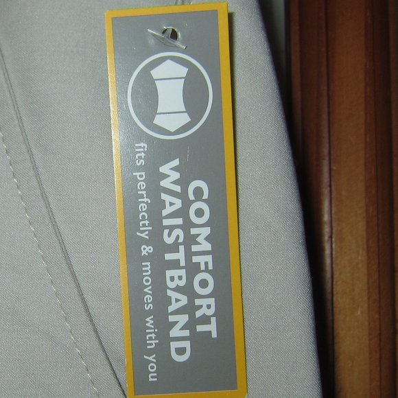 Falls Creek Performance Golf Shorts Comfort Waistband Men's 40, 46 Khaki NEW - Picture 2 of 5